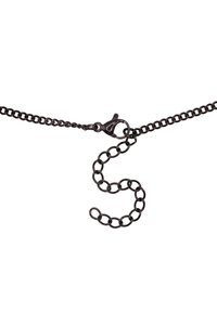 Collar de cadena de metal negro con un diseño de eslabones curvados y retorcidos, cierre de langosta y textura suave.