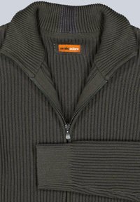 Dark green ribbed zip-up sweater featuring a wide collar, contrasting zipper, and a textured finish. Label reads “emilio adani.”