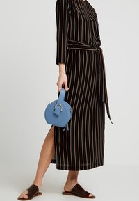 Selected Femme Tall Maxikleid - black