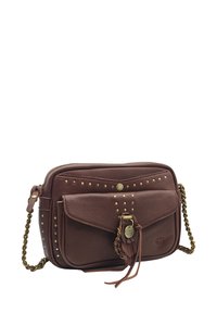 Sac en cuir marron bandoulière avec poche frontale à rabat, clous dorés, détail à frange et bandoulière en chaîne. Nom de la marque "Mila Louise Paris" visible.