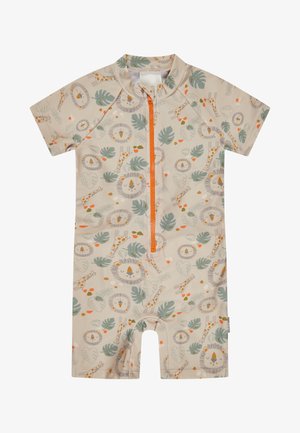 Beiger Baby-Strampler mit kurzen Ärmeln und orangefarbenem Reißverschluss vorne, verziert mit einem Muster aus Cartoon-Löwen, Giraffen und grünen Blättern.