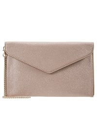 Metaliczna kopertówka w kolorze różowego złota o teksturowanej powierzchni, z klapką zapinającą na zakładkę i odpinanym łańcuszkowym paskiem.