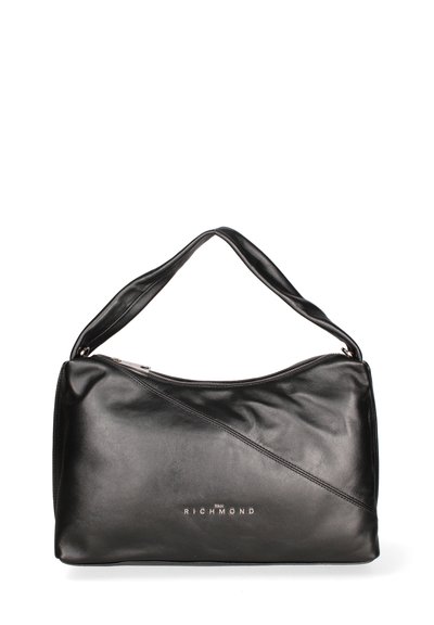 Borsa a spalla nera in pelle con chiusura a zip, caratterizzata da una cucitura diagonale e il nome del brand impresso. Texture liscia e forma curva.