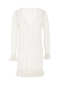 Abito bianco lavorato a maglia con maniche lunghe, scollatura a V, texture a coste e orlo con volants. Presenta un motivo ad uncinetto leggero e aperto in tutto il capo.