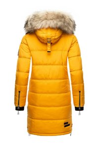 Gul isoleret parka med en hætte i faux fur, lynlåslukket sidelommer og ribbede mansjetter. Har et slankt, polstret, forlænget design.