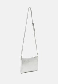 Coccinelle BEST CROSSBODY - Borsa a tracolla - silver coloured