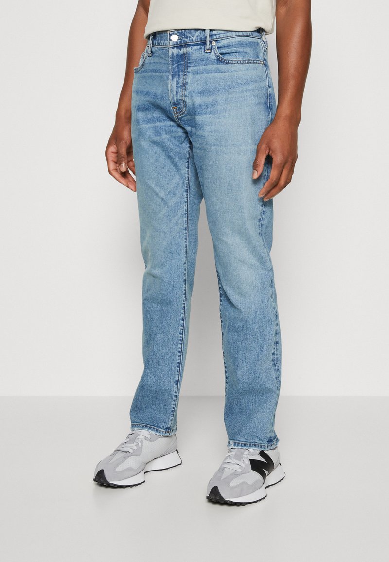 Abercrombie & Fitch ATHLETIC Straight leg jeans medium clean wash