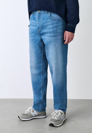 REGULAR FIT  TAPERED FIT CLASSIC  - Siaurėjantys džinsai - bright blue