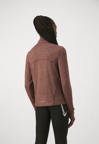 Nike Performance SWIFT - Top dugih rukava - burgundy crush/smokey mauve/silver