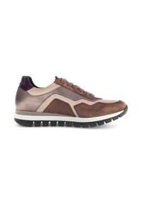 Bruine en beige sneaker van een combinatie van suede en leer. Heeft een witte tussenzool, een gestructureerde rubberen buitenzool en veterafsluiting.