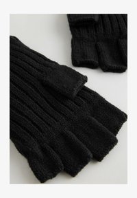 Unausgewählt, black