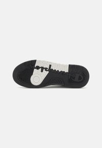 Champion RD18 HERITAGE - Edzőcipő - white/black/offwhite