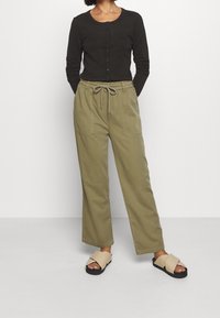 Vero Moda Petite Kardigan - black