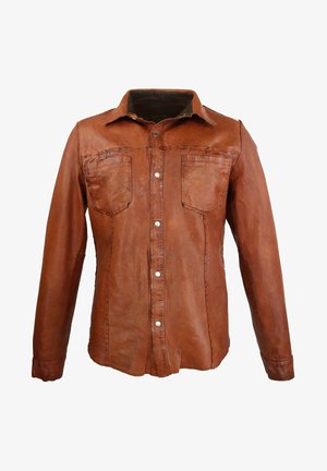 Brun læder skjorte med krave, to forlommer og sølvknapper. Stoffet har en glat tekstur og en naturlig finish.