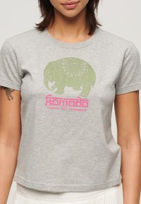 Superdry & Co KOMODO HATHI - Camiseta estampada - pumice stone beige marl