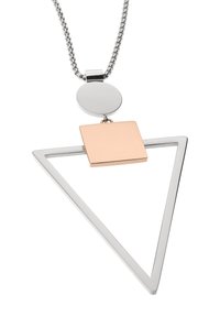 Zilveren ketting met een driehoekige hanger, voorzien van een gepolijst zilveren frame en een platte rosegouden vierkante accent, vastgezet met een ronde sluiting.