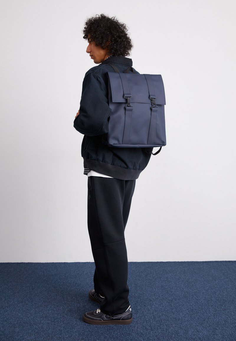Neuf & étiquette Sac à dos Rains Backpack mixte vert kaki - Label Emmaüs