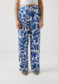 Vero Moda Petite - VMEASY WIDE PANTS  - Püksid - snow white/mazarine blue Väikepilt 1