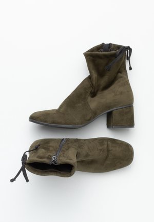 Botas con plataforma - green