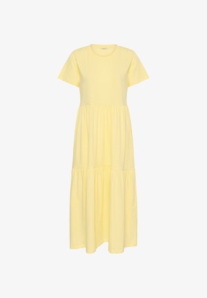 Żółta sukienka midi z krótkim rękawem, okrągłym dekoltem i marszczonymi warstwami tworzącymi zwiewną sylwetkę.