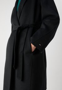 Tommy Hilfiger BELTED COAT - Klasický kabát - black