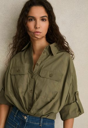 Reiss THALIA PLEAT-HEM - Skjortebluser - khaki