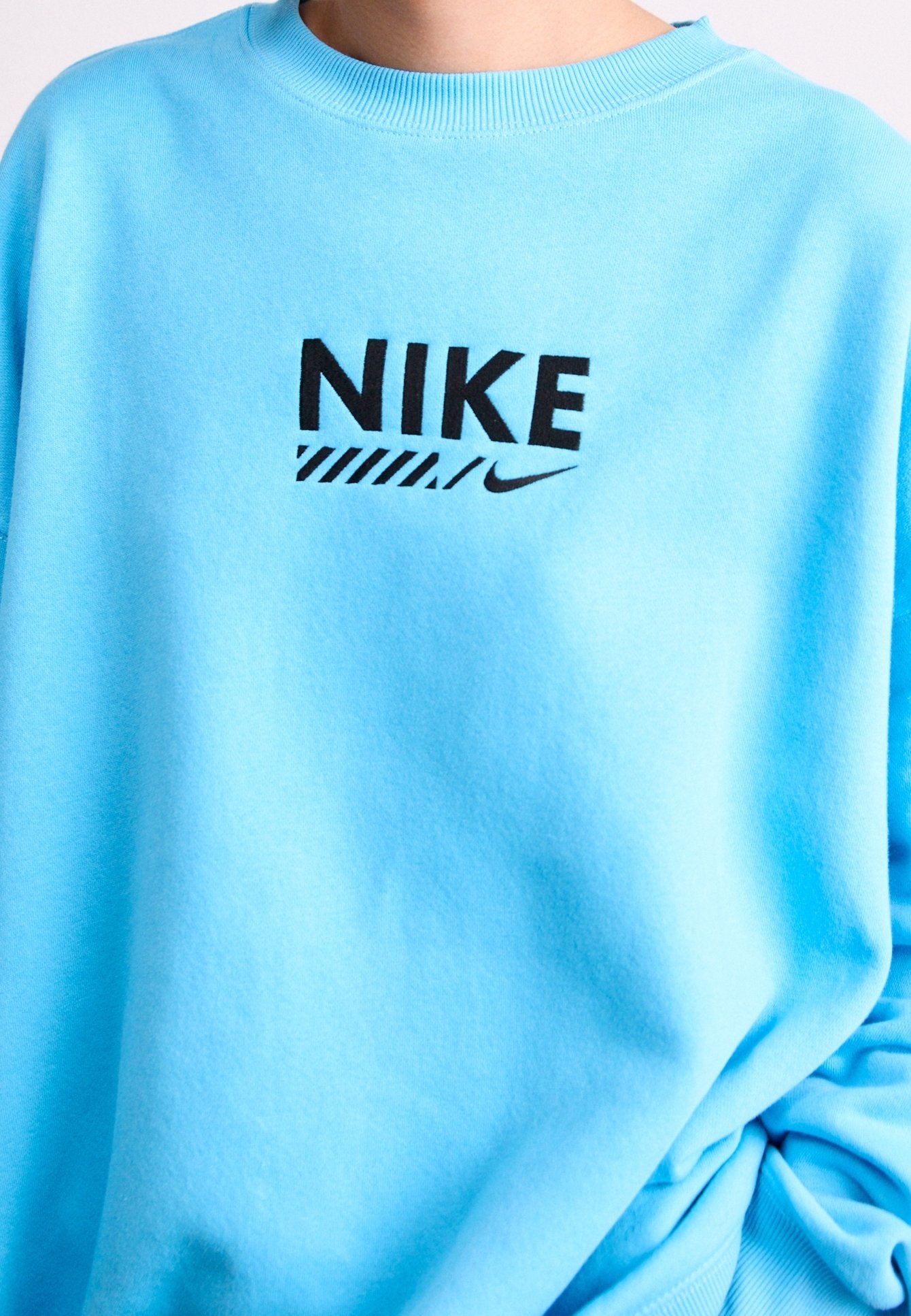 blue nike vintage sweater