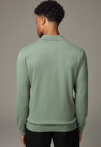Next Ilgarankovis vir�šutinės dalies drabužis - light green