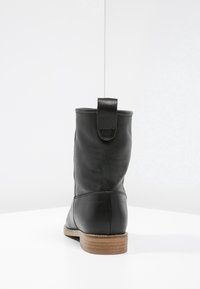KIOMI Botines - black