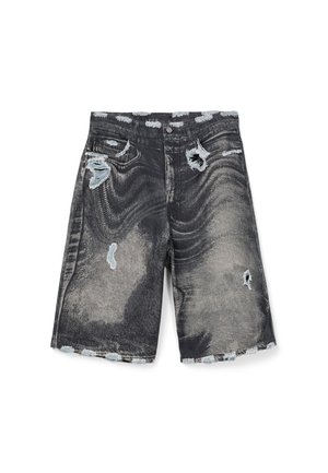 Shorts in denim nero con strappi consumati e macchie sbiadite, design classico con cinque tasche, chiusura con bottone e cerniera, orlo sfilacciato.