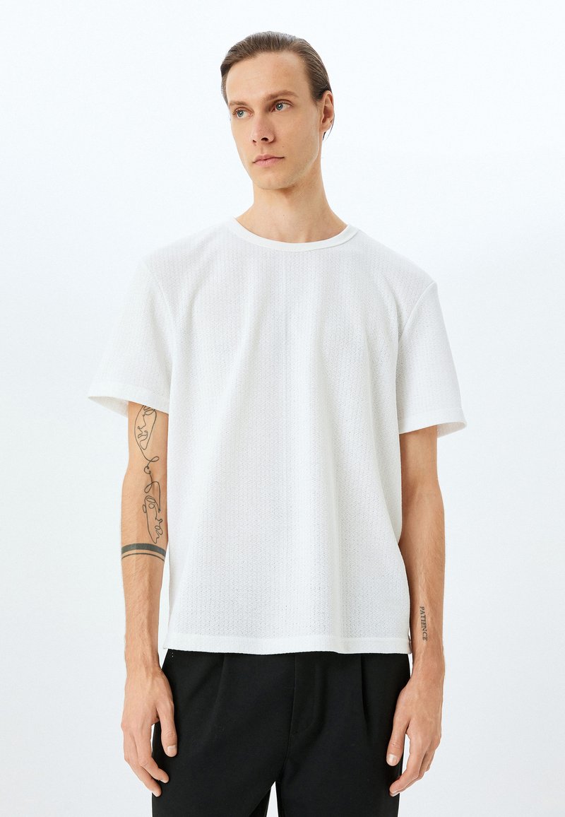 Koton - T-shirt basic