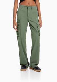 Bershka Kapsáče - khaki