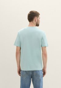 TOM TAILOR LOGO  - Triko s potiskem - white moss