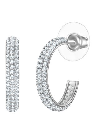 Orecchini a cerchio in argento adornati con numerosi piccoli gemstone trasparenti, caratterizzati da un design liscio e arrotondato con una finitura lucida.