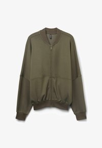 Nevybráno, f verde militare