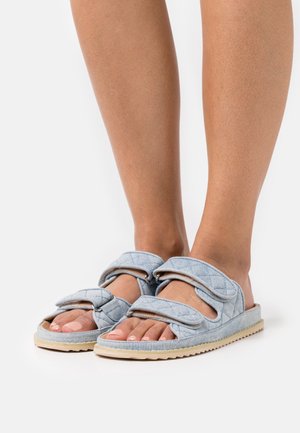 NA-KD, Mules - light blue