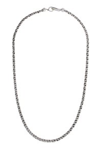 Collana in argento con catena caratterizzata da un design attorcigliato, chiusura a gancio, spessore uniforme e superficie liscia. Ideale per essere indossata in sovrapposizione o da sola.