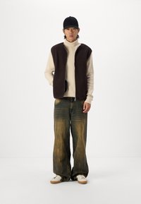 Selected Homme SLHRELAX GILET - Liemenė - chocolate torte
