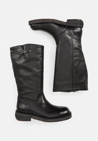 Bottes noires en cuir, montantes jusqu'au genou, avec un bout rond, un talon bas et un détail de boucle sur le côté. Texture lisse avec des accents de couture subtile.
