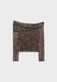 Gornji dio s uzorkom leoparda od lagane, teksturirane tkanine. Ima naborani izrez i duge rukave, u zemljanim tonovima smeđe i crne boje.