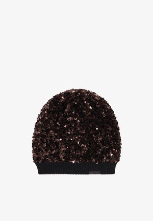 Czarna czapka typu beanie zdobiona cekinami, z teksturowanym wzorem i ściągaczem z prążkowanego dzianego materiału u nasady.