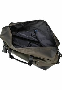 Stor duffelväska med en stilren mörkgrön utsida och svarta detaljer. Har en dragkedjeöppning, inre fickor och hållbara handtag.