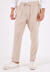 Buratti REGULAR FIT - Auduma bikses - beige