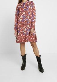 Nümph Vestido informal - red