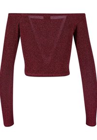 Burgundi színű, váll nélküli crop top hosszú ujjal, texturált, csillogó felülettel. Egyenes szegéllyel és finom háromszög alakú kivágással a hátsó részen.