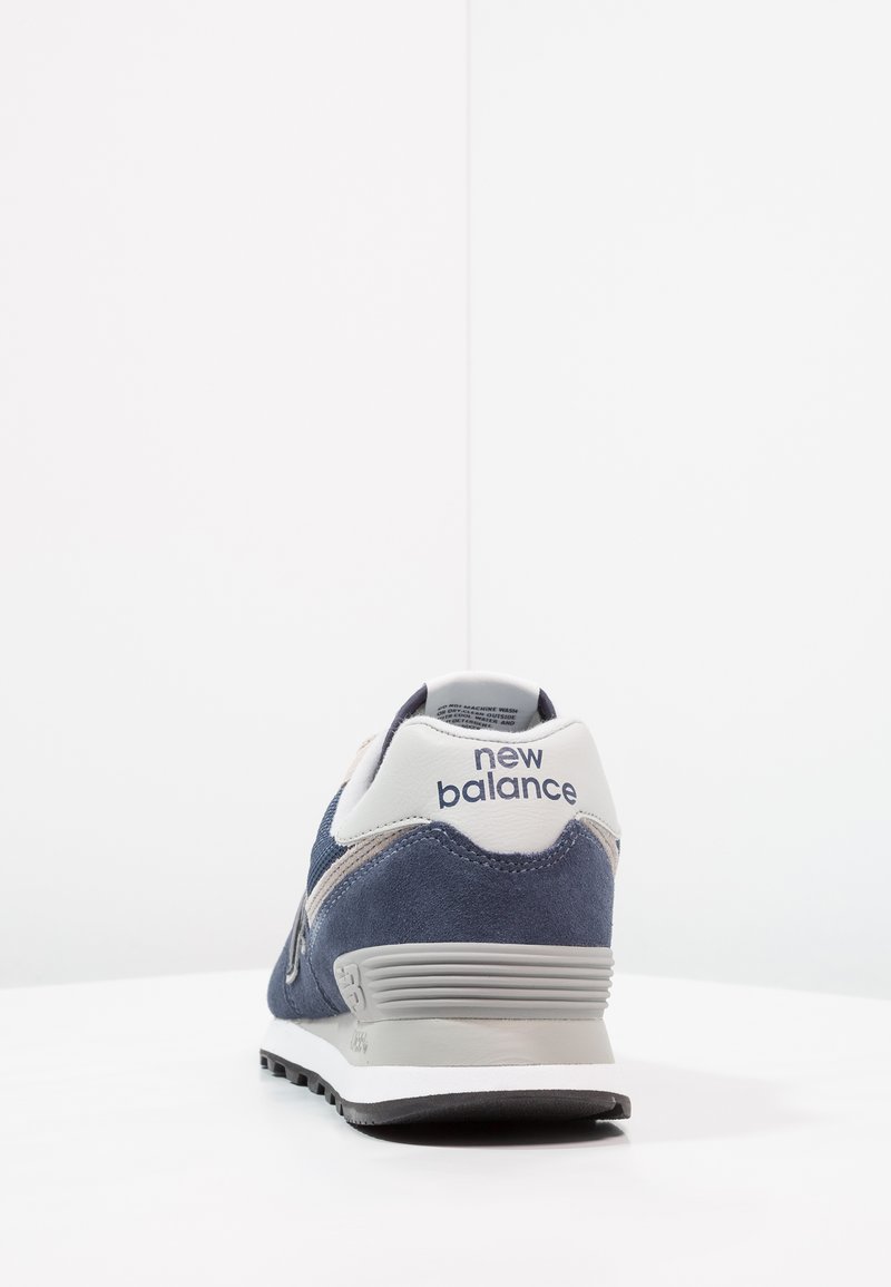new balance bleu marine 574