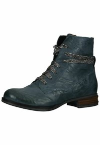 Stivali in pelle blu con texture liscia, dotati di lacci grigi intrecciati, tacco basso e dettagli di cucitura sottili.