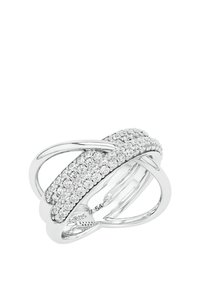 Silverring med en sammanflätad design som har två rader av klara kristaller infällda i en polerad band, vilket ger ett elegant och modernt utseende.