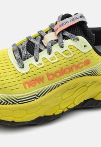 New Balance FRESH FOAM X MORE V3 - Trail hardloopschoenen - tea tree