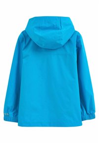 Niebieska wodoodporna kurtka z kapturem, z elastycznymi mankietami i gładką teksturą. Widok z tyłu nie pokazuje widocznych elementów metalowych ani wzorów.
